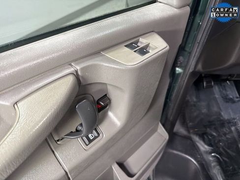 Used 2015 Chevrolet Express 2500 image 7