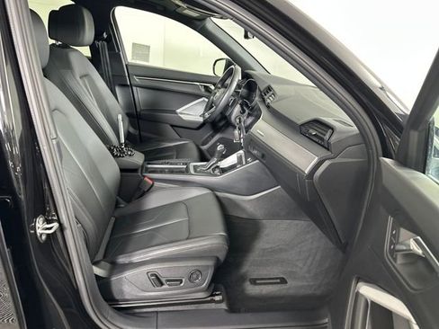 Used 2022 Audi Q3 2.0T Premium w/ Convenience Package image 28