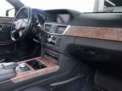 Used 2012 Mercedes-Benz E 350 4MATIC Sedan image 38