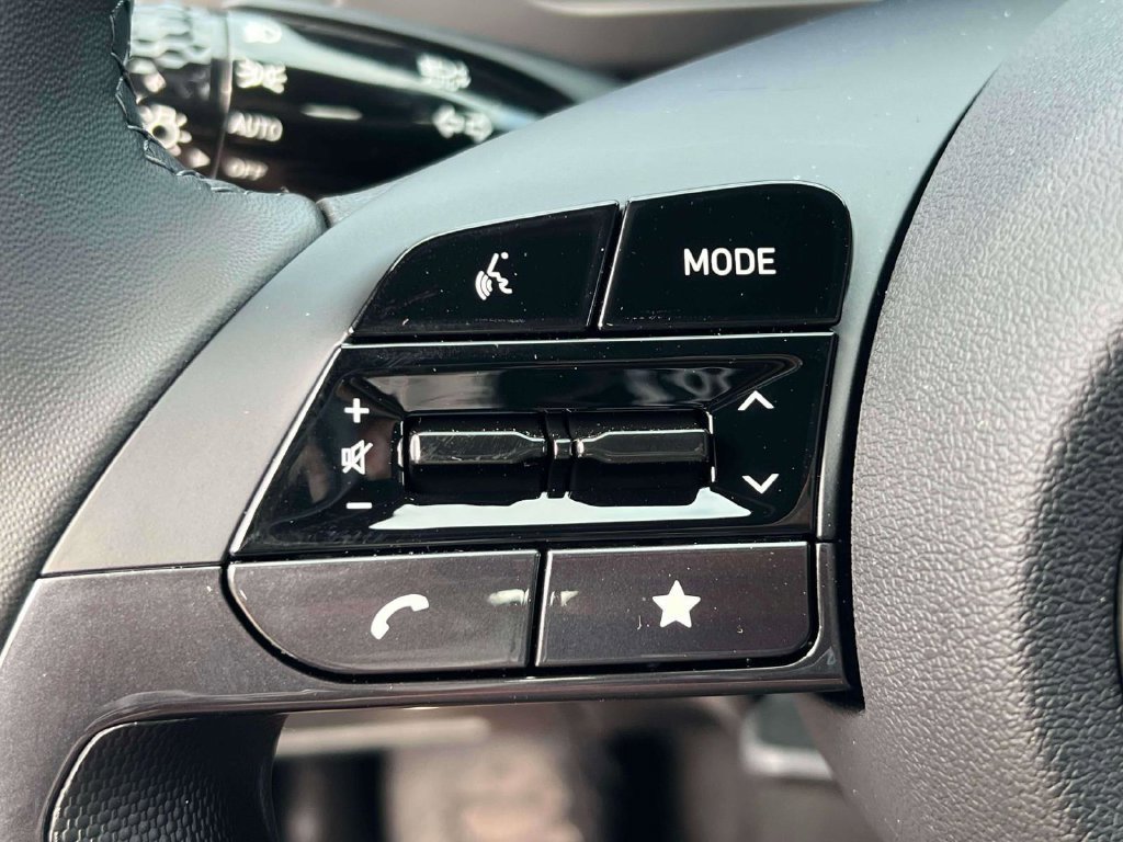New 2026 Hyundai Elantra SEL Sport FWD image 13