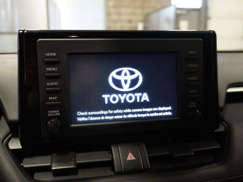 Used 2019 Toyota RAV4 LE w/ Carpet Mat Package AWD/4WD image 9