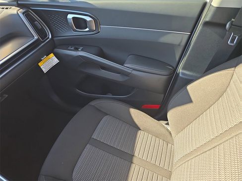 New 2026 Kia Sorento LX image 17