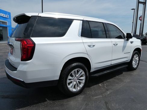 Used 2024 GMC Yukon SLT w/ SLT Luxury Package AWD/4WD image 5