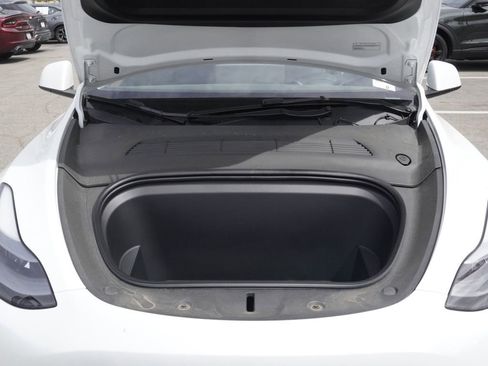 Used 2023 Tesla Model Y AWD image 21
