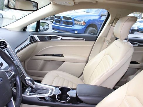 Used 2014 Ford Fusion SE w/ Equipment Group 502A FWD image 14