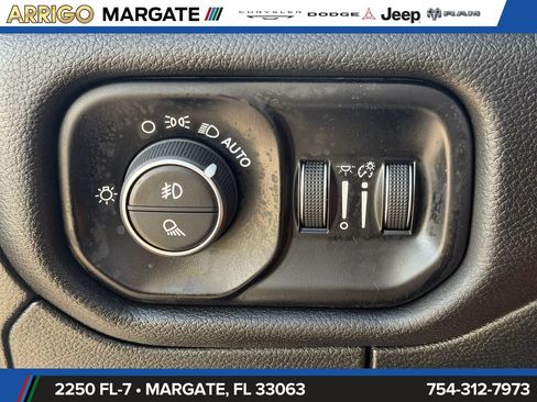 Used 2024 RAM 1500 Laramie AWD/4WD image 30
