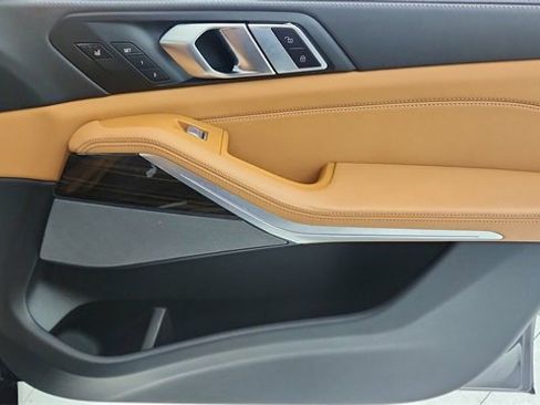 Used 2025 BMW X7 xDrive40i w/ Executive Package image 24