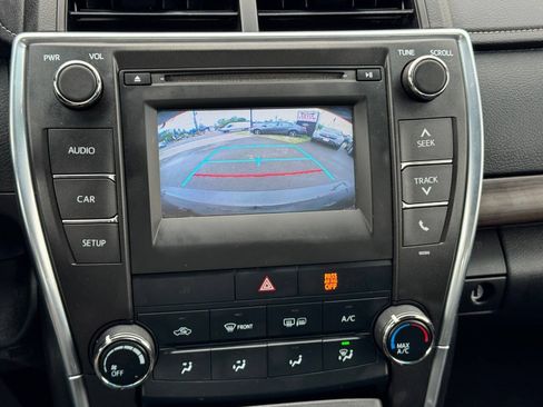 Used 2015 Toyota Camry LE FWD image 11
