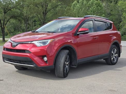 Used 2017 Toyota RAV4 XLE w/ Carpet Mat Package AWD/4WD image 16