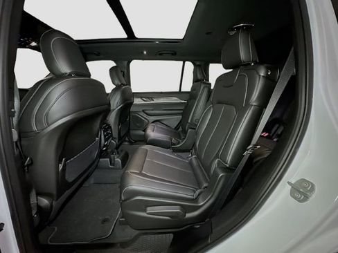New 2025 Jeep Grand Cherokee L Limited w/ Luxury Tech Group II image 15