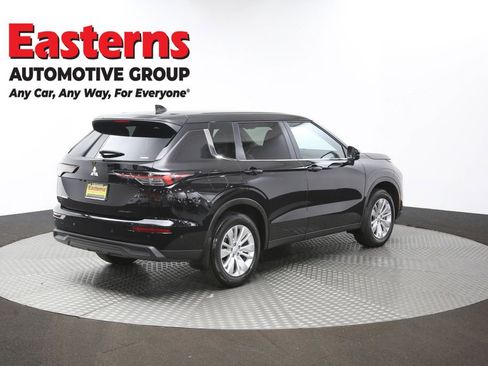 Used 2025 Mitsubishi Outlander ES image 41