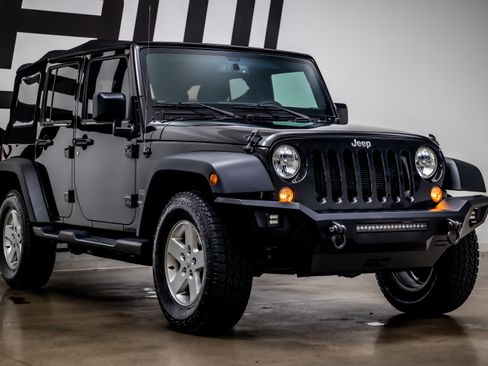 Used 2016 Jeep Wrangler Unlimited Sport w/ Quick Order Package 24S AWD/4WD image 30
