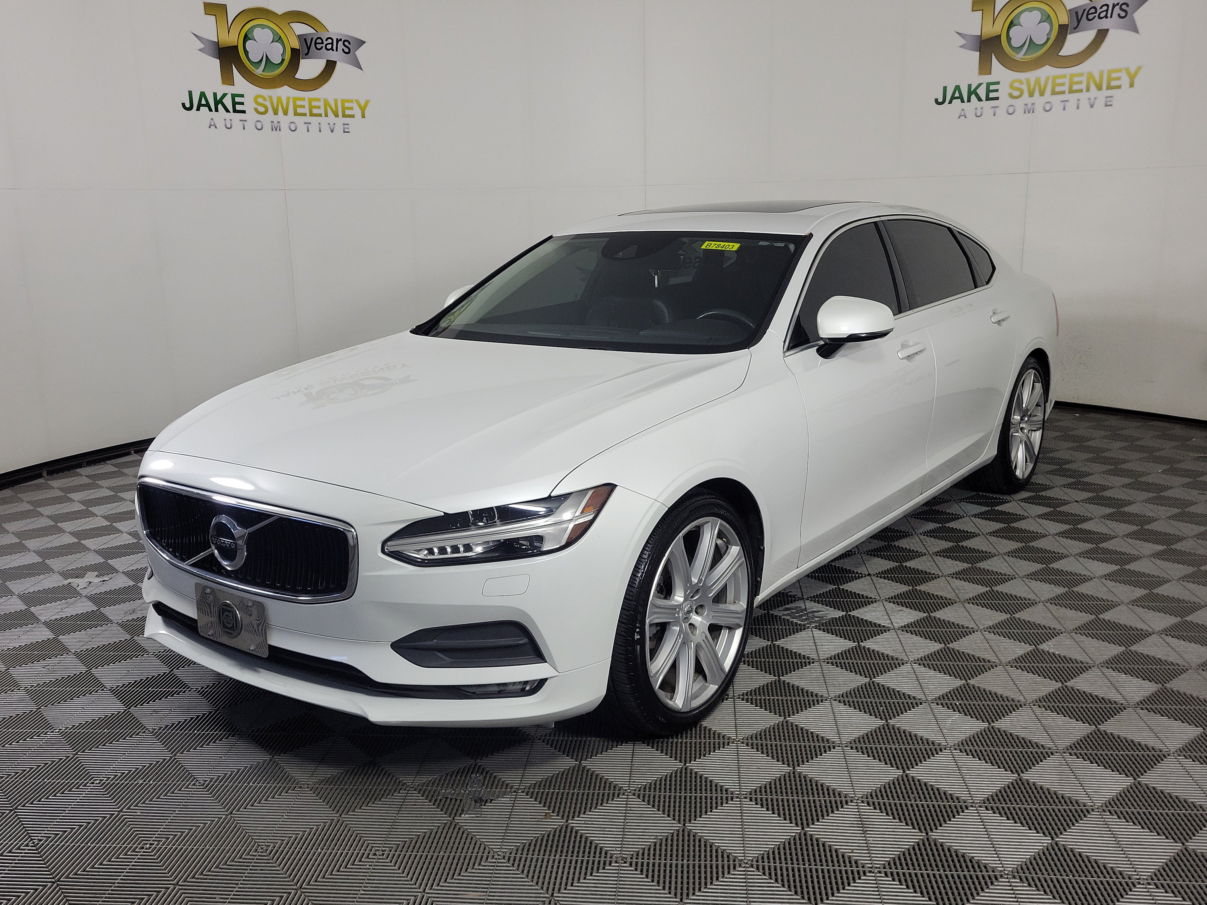 Used 2018 Volvo S90 T5 Momentum w/ Momentum Plus Package AWD/4WD image 3