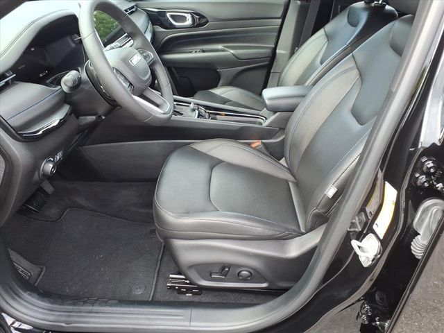 Used 2025 Jeep Compass Limited w/ High Altitude Package AWD/4WD image 12