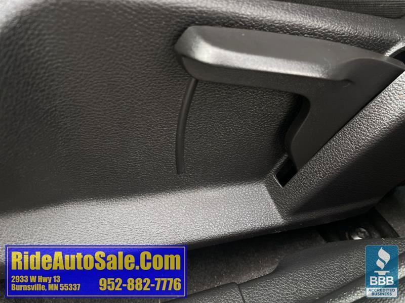 Used 2013 Ford Focus SE w/ SE Winter Pkg FWD image 17