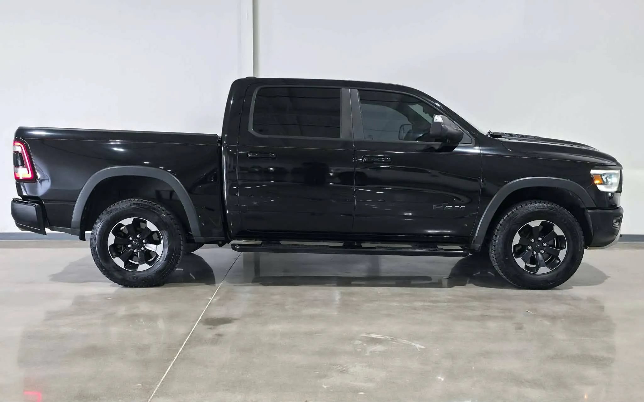Used 2019 RAM 1500 Rebel w/ Rebel Level 2 Equipment Group AWD/4WD image 2