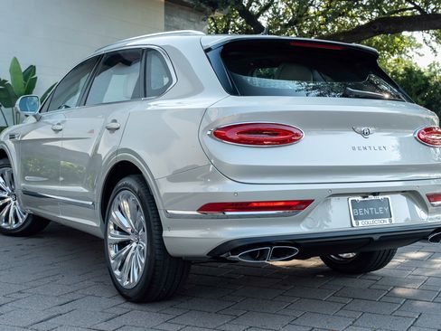 Certified 2025 Bentley Bentayga image 52