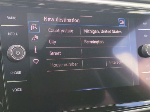 Used 2021 Volkswagen Atlas SEL R-Line image 31