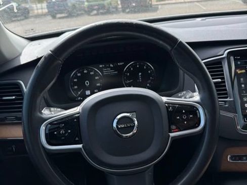 Used 2021 Volvo XC90 T6 Momentum w/ Protection Package Premier AWD/4WD image 15