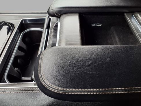 Used 2024 Jeep Wagoneer Series II w/ Flexible Seating Group AWD/4WD image 11