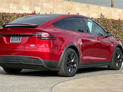 Used 2023 Tesla Model X Plaid image 4