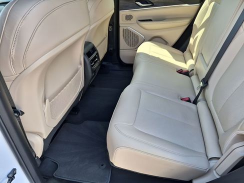 Used 2024 Jeep Grand Cherokee Limited w/ Luxury Tech Group II image 20