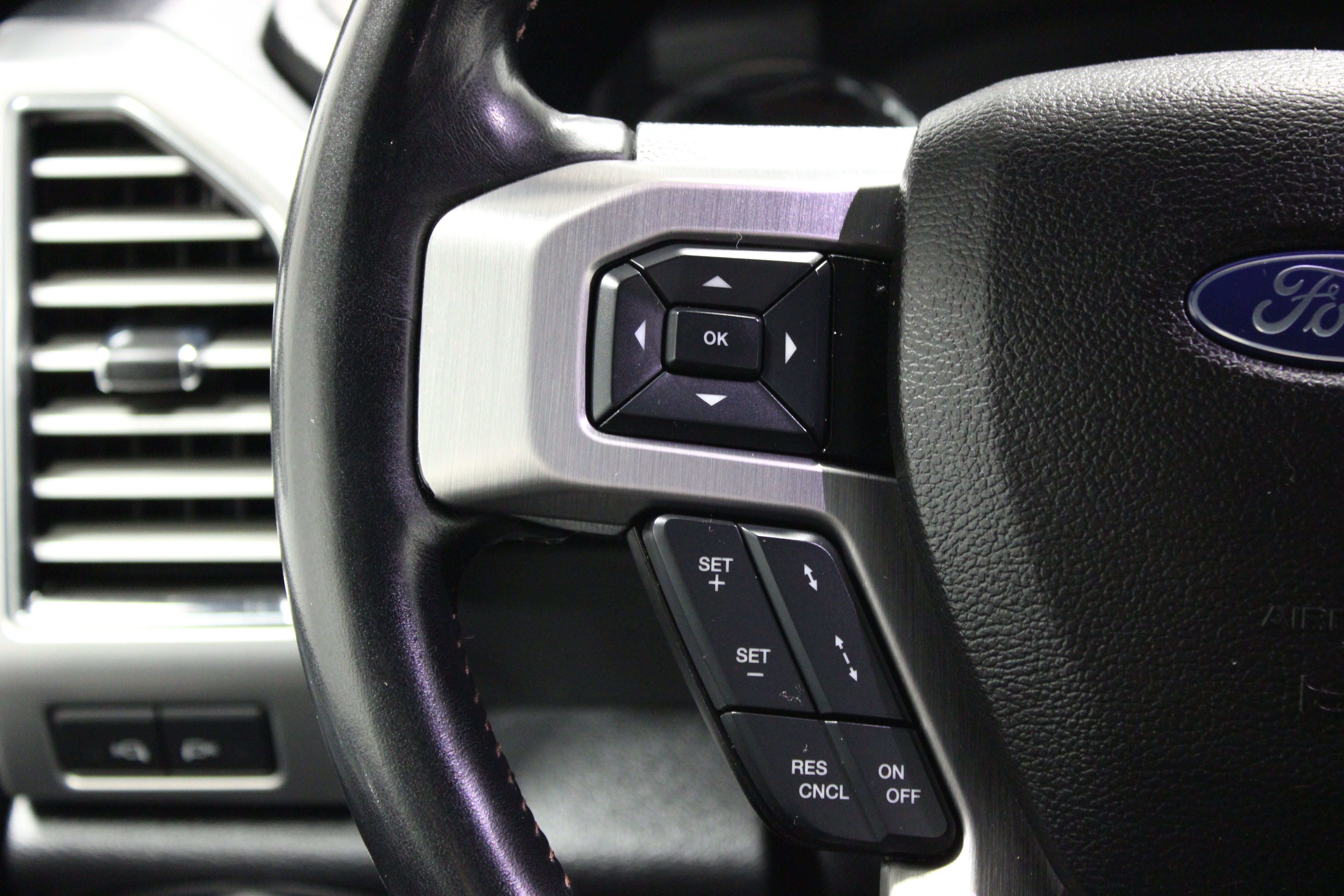 Used 2020 Ford F250 Platinum AWD/4WD image 25