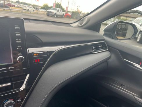 Used 2021 Toyota Camry XLE image 23