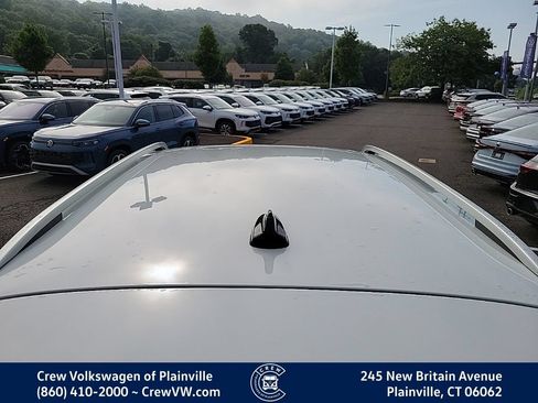 Certified 2024 Volkswagen Taos SE AWD/4WD image 30
