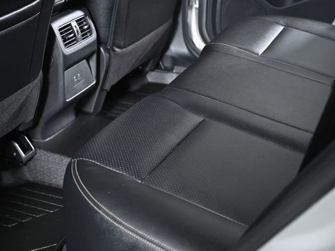 Certified 2023 Nissan Rogue SV image 28