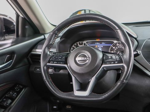 Used 2023 Nissan Altima 2.5 SR FWD image 10