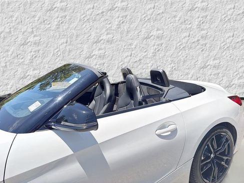 Used 2025 BMW Z4 M40i w/ Premium Package RWD image 24