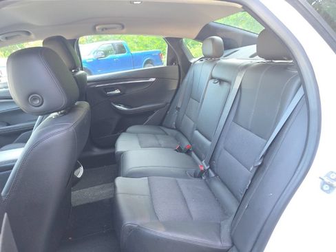 Used 2018 Chevrolet Impala LT FWD image 14