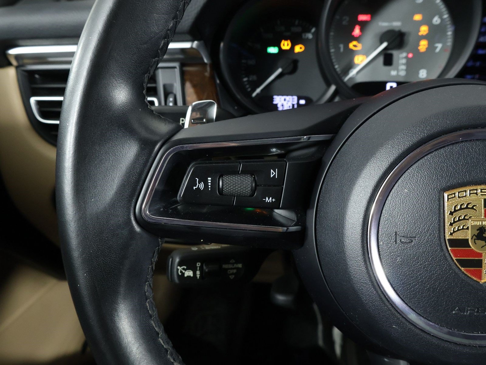 Certified 2022 Porsche Macan S AWD/4WD image 14