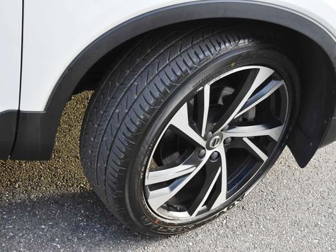 Used 2019 Volvo XC40 T5 R-Design AWD/4WD image 38