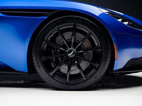 Used 2020 Aston Martin DB11 AMR image 42