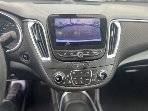 Used 2020 Chevrolet Malibu LT image 11