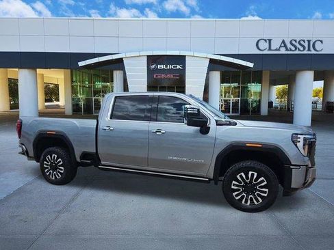 Used 2024 GMC Sierra 2500 Denali Ultimate w/ Max Trailering Package AWD/4WD image 9