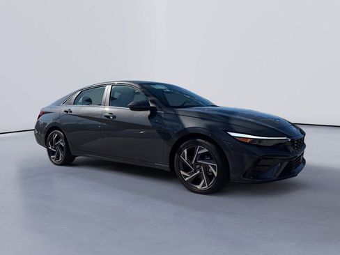 New 2026 Hyundai Elantra Limited FWD image 1