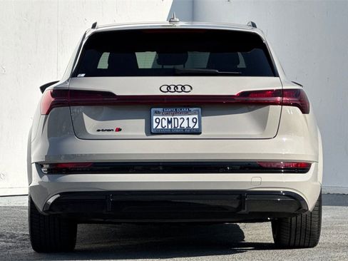 Used 2022 Audi e-tron S Prestige image 4