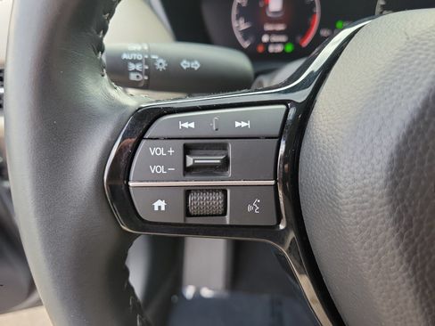 Used 2023 Honda HR-V EX-L image 18
