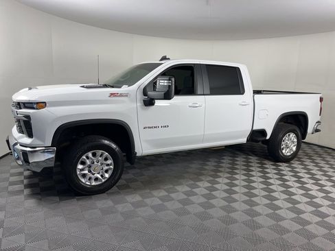 Certified 2024 Chevrolet Silverado 2500 LT w/ Convenience Package AWD/4WD image 2