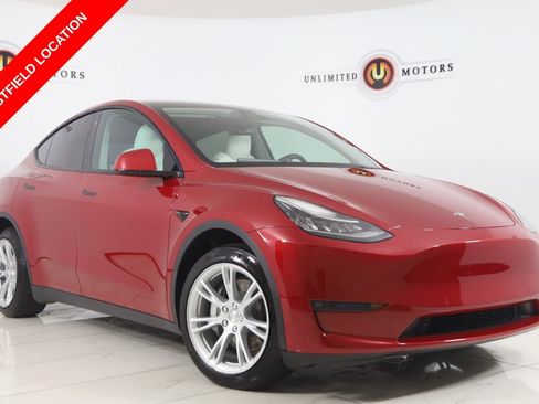 Used 2021 Tesla Model Y Long Range AWD/4WD image 1