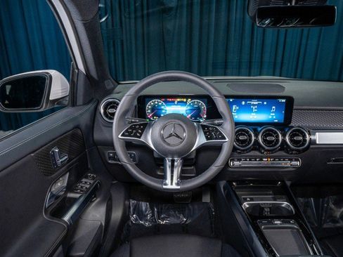 New 2026 Mercedes-Benz GLB 250 image 14