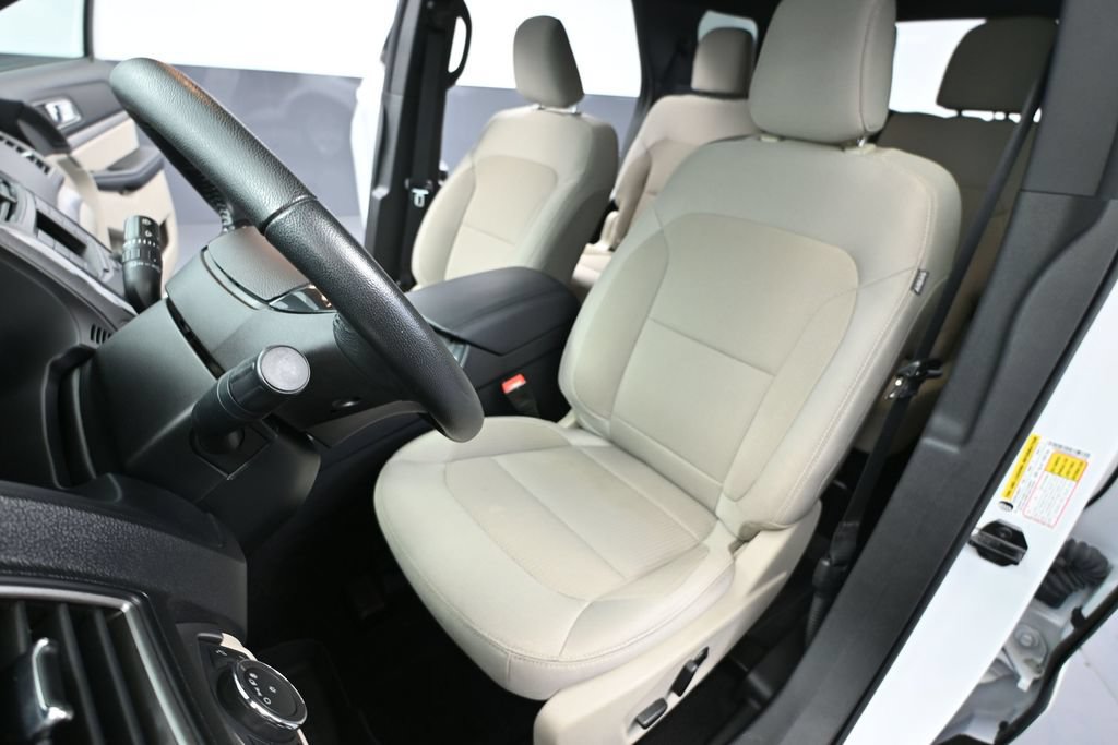Used 2019 Ford Explorer XLT AWD/4WD image 18