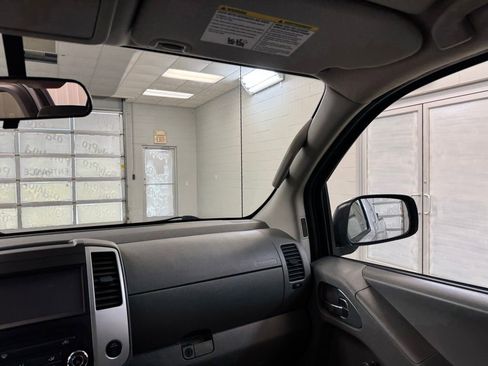 Used 2019 Nissan Frontier S RWD image 18