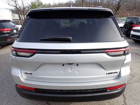 New 2025 Jeep Grand Cherokee Limited w/ Black Appearance Package image 4