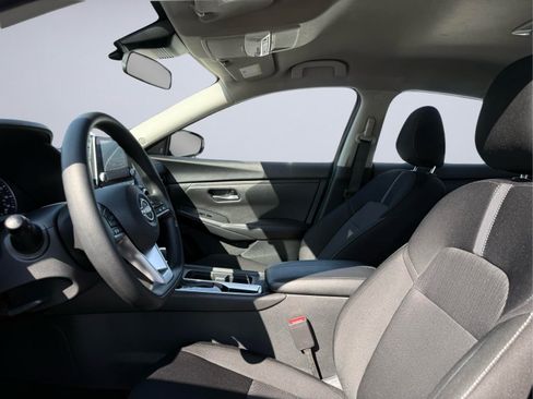 Used 2025 Nissan Sentra SV FWD image 12