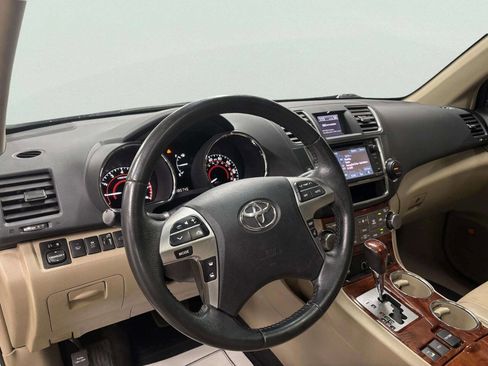 Used 2013 Toyota Highlander Limited AWD/4WD image 13