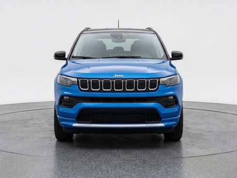 Used 2025 Jeep Compass Limited image 2